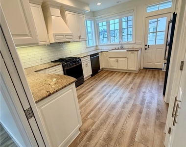 613 Poppy Avenue - Photo Thumbnail 5