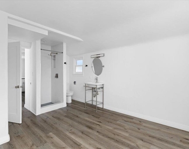 1923 S Tremont Street - Photo Thumbnail 23
