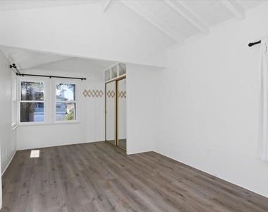 1923 S Tremont Street - Photo Thumbnail 27