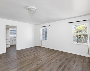 1923 S Tremont Street - Photo Thumbnail 9
