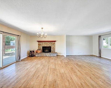 15436 Las Manzanitas Road - Photo Thumbnail 13