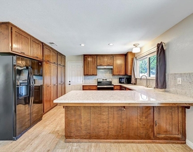 15436 Las Manzanitas Road - Photo Thumbnail 15