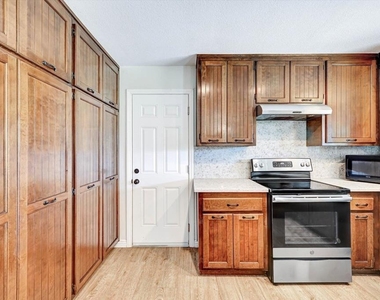 15436 Las Manzanitas Road - Photo Thumbnail 20
