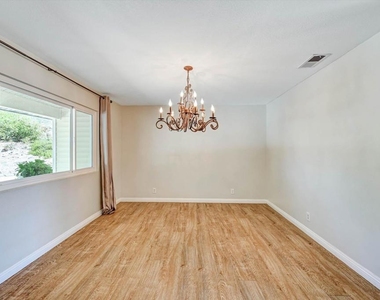 15436 Las Manzanitas Road - Photo Thumbnail 22