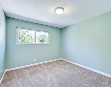 15436 Las Manzanitas Road - Photo Thumbnail 25
