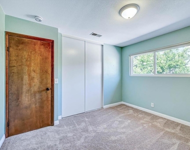 15436 Las Manzanitas Road - Photo Thumbnail 26