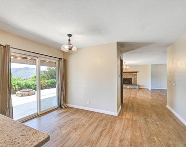 15436 Las Manzanitas Road - Photo Thumbnail 18