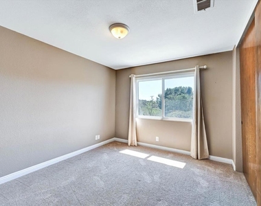 15436 Las Manzanitas Road - Photo Thumbnail 27