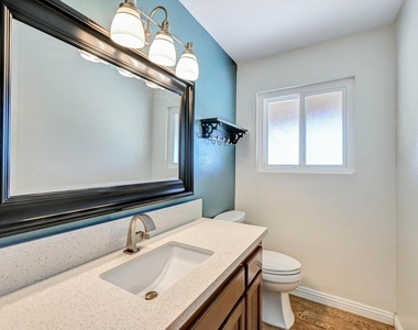 15436 Las Manzanitas Road - Photo Thumbnail 24