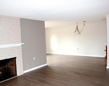 16734 Meandro Court - Photo Thumbnail 4