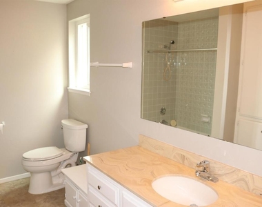 16734 Meandro Court - Photo Thumbnail 15