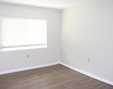 16734 Meandro Court - Photo Thumbnail 16