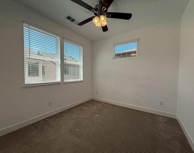 4028 Freestone Place - Photo Thumbnail 24