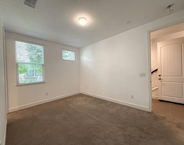 4028 Freestone Place - Photo Thumbnail 16