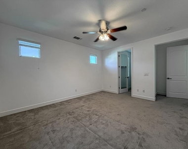 4028 Freestone Place - Photo Thumbnail 10