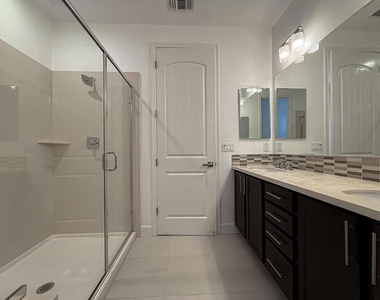 4028 Freestone Place - Photo Thumbnail 12
