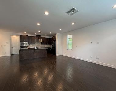 4028 Freestone Place - Photo Thumbnail 3