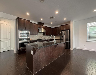 4028 Freestone Place - Photo Thumbnail 5