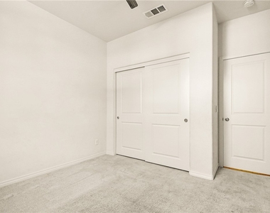 29752 Wolf Glen Court - Photo Thumbnail 5