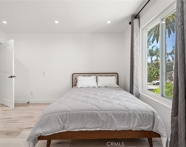 4630 Cedros Avenue - Photo Thumbnail 25