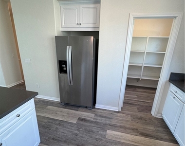 10742 Paramount - Photo Thumbnail 27