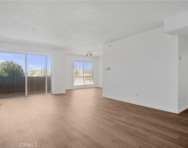647 Orange Grove - Photo Thumbnail 2