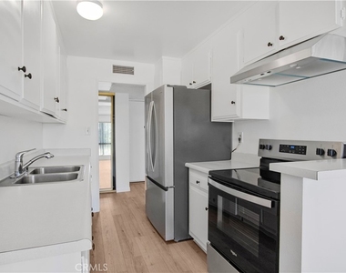 647 Orange Grove - Photo Thumbnail 7