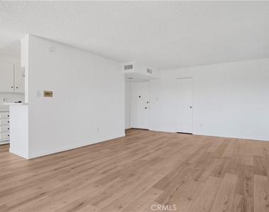 647 Orange Grove - Photo Thumbnail 4