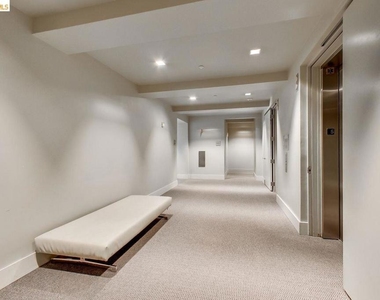 585 9th St - Photo Thumbnail 4
