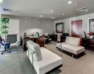 585 9th St - Photo Thumbnail 11