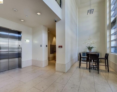 585 9th St - Photo Thumbnail 2