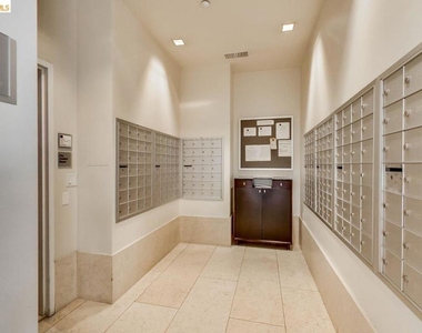 585 9th St - Photo Thumbnail 3