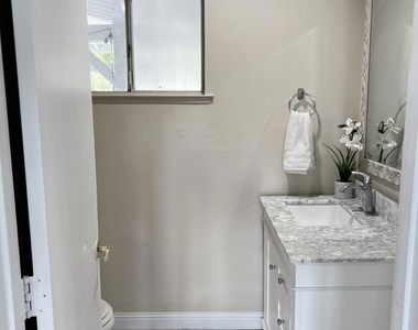 2941 Sunset Ln - Photo Thumbnail 7
