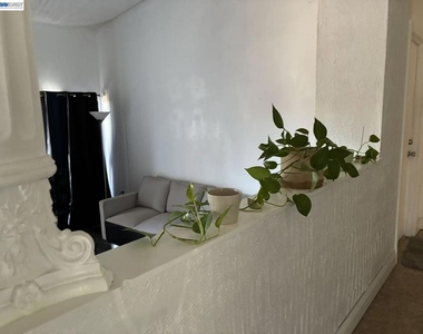 2941 Sunset Ln - Photo Thumbnail 6