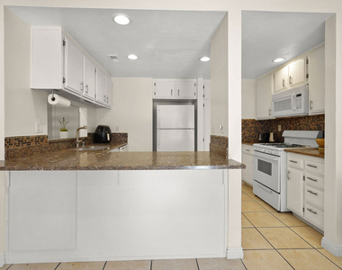1185 Mohave Drive - Photo Thumbnail 9