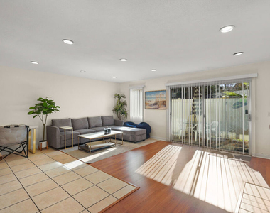 1185 Mohave Drive - Photo Thumbnail 5