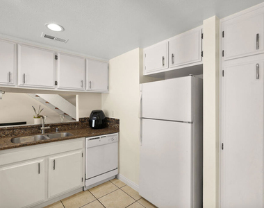 1185 Mohave Drive - Photo Thumbnail 10