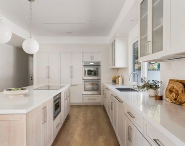4405 Estrondo Drive - Photo Thumbnail 8