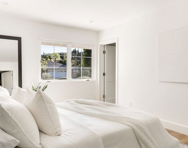 4405 Estrondo Drive - Photo Thumbnail 29