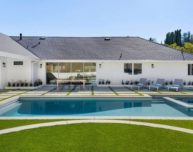 4405 Estrondo Drive - Photo Thumbnail 15