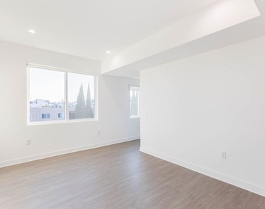 843 Wilcox Avenue - Photo Thumbnail 8