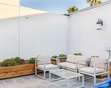 843 Wilcox Avenue - Photo Thumbnail 14