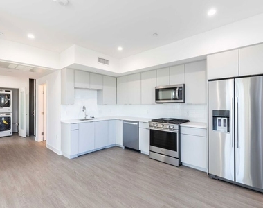 843 Wilcox Avenue - Photo Thumbnail 5