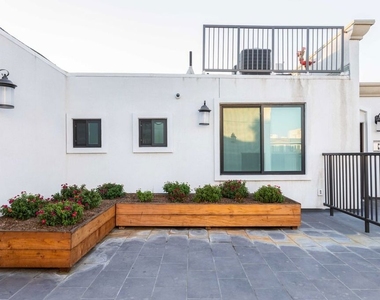 843 Wilcox Avenue - Photo Thumbnail 15