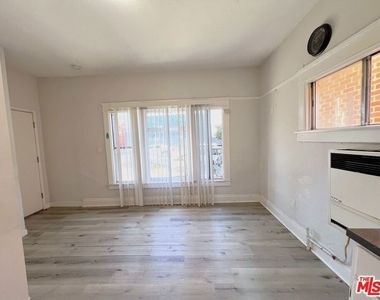 156 W 32nd Street - Photo Thumbnail 6