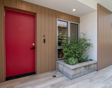1236 N Fairfax Avenue - Photo Thumbnail 2