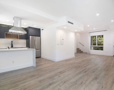 1236 N Fairfax Avenue - Photo Thumbnail 9