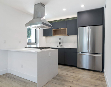 1236 N Fairfax Avenue - Photo Thumbnail 13