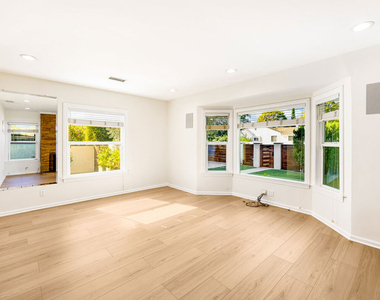 14516 Otsego Street - Photo Thumbnail 8