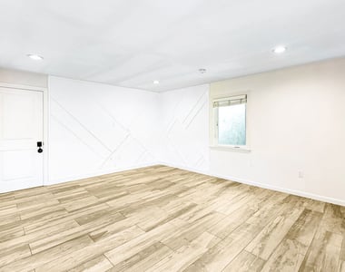 14516 Otsego Street - Photo Thumbnail 36